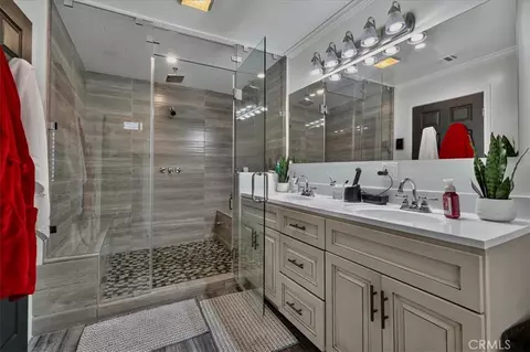 Bath - 6754 S Garth, Los Angeles, CA 90056 photo 2 of 8