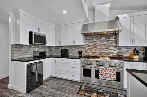 Kitchen - 6754 S Garth, Los Angeles, CA 90056 photo 8 of 9