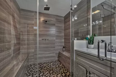 Bath - 6754 S Garth, Los Angeles, CA 90056 photo 3 of 8