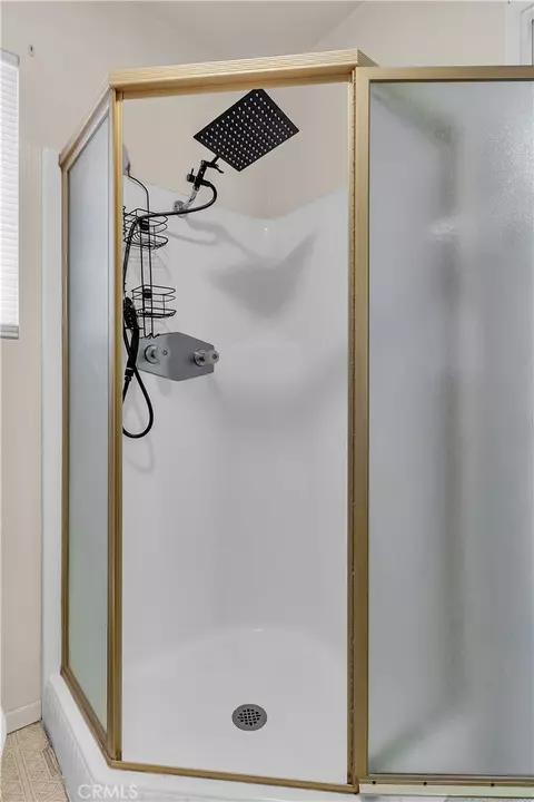 Bath - 17014 Montecito, Victorville, CA 92395 photo 2 of 4