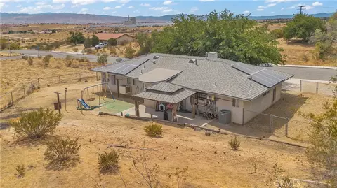View/Area - 17014 Montecito, Victorville, CA 92395 photo 3 of 14