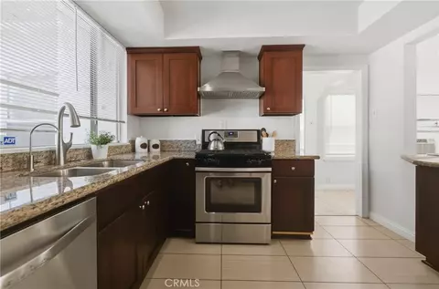 Kitchen - 2860 Daisy Ave, Long Beach, CA 90806 photo 5 of 6