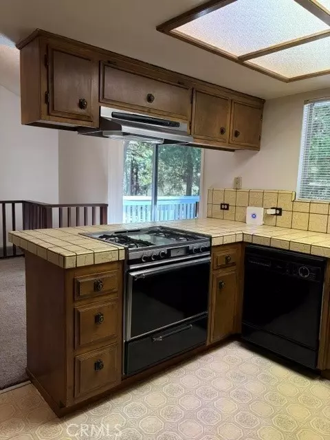 Kitchen - 1163 Jungfrau, Crestline, CA 92325 photo 2 of 3