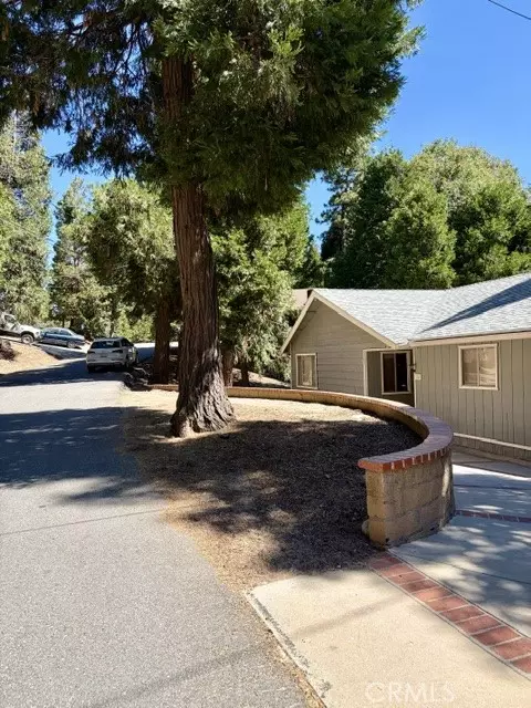 Exterior - 1163 Jungfrau, Crestline, CA 92325 photo 4 of 12