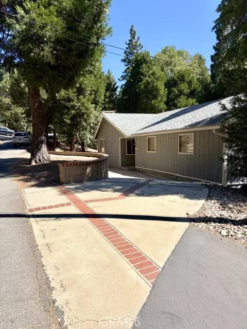 Exterior - 1163 Jungfrau, Crestline, CA 92325 photo 5 of 12