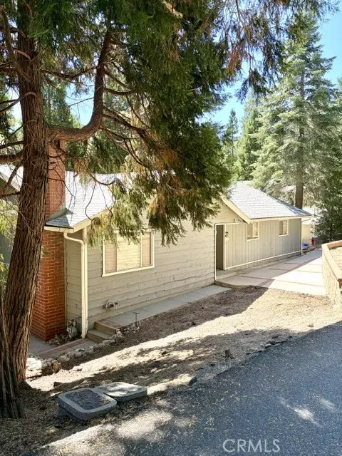 Exterior - 1163 Jungfrau, Crestline, CA 92325 photo 3 of 12