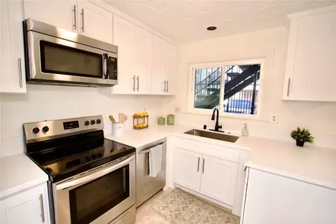 Kitchen - 5500 Ackerfield Ave #104, Long Beach, CA 90805 photo 1 of 2