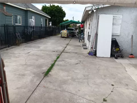 415 95th St, Los Angeles, CA 90044