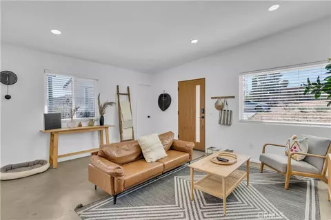 Living - 61550 Sunburst Dr, Joshua Tree, CA 92252 photo 2 of 2