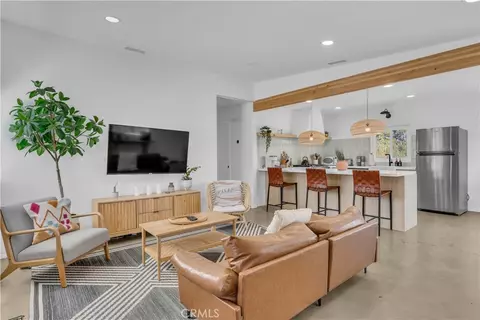 Living - 61550 Sunburst Dr, Joshua Tree, CA 92252 photo 1 of 2
