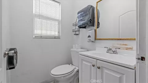 Bath - 2171 Santa Fe, Long Beach, CA 90810 photo 2 of 6