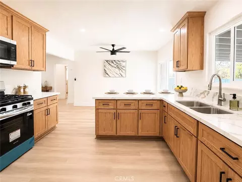 Kitchen - 8214 Jadeite Ave, Rancho Cucamonga, CA 91730 photo 4 of 4