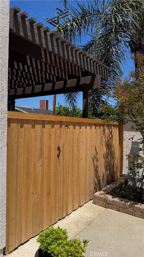 Exterior - 5713 E Wardlow, Long Beach, CA 90808 photo 8 of 20