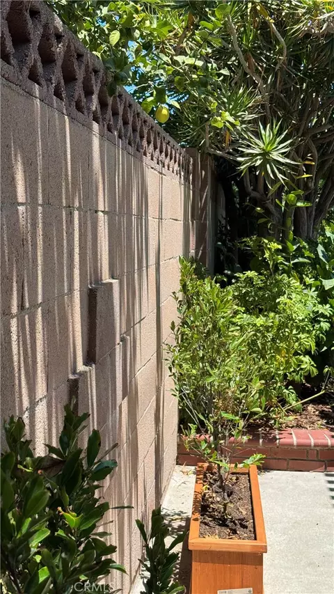 Exterior - 5713 E Wardlow, Long Beach, CA 90808 photo 10 of 20