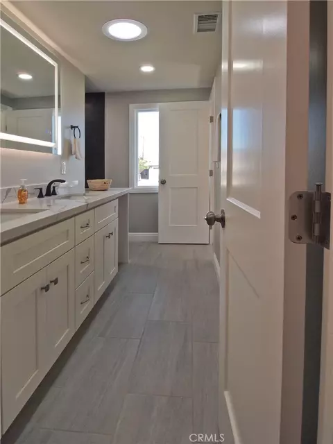 Bath - 313 Stardust, Placentia, CA 92870 photo 4 of 6