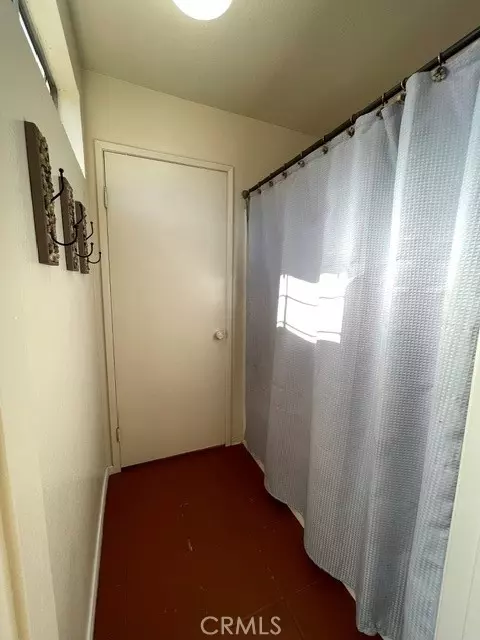 Bath - 312 Redbud Pl, Perris, CA 92570 photo 2 of 3
