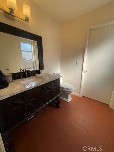 Bath - 312 Redbud Pl, Perris, CA 92570 photo 3 of 3