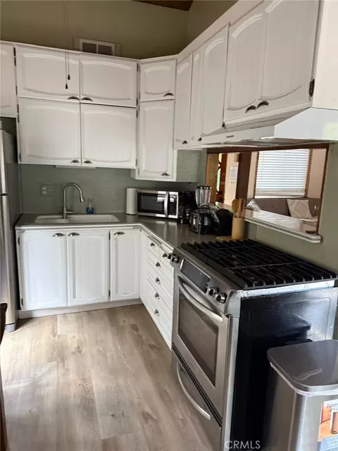 Kitchen - 1260 Minton Dr, Big Bear City, CA 92314 photo 1 of 2