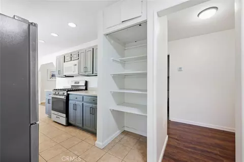 Entry Way - 826 Katherine Rd, Simi Valley, CA 93063 photo 3 of 5