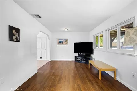 Living - 826 Katherine Rd, Simi Valley, CA 93063 photo 1 of 1