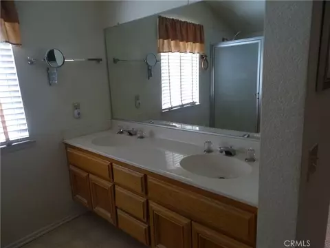 Bath - 20311 Edmund Rd, Riverside, CA 92508 photo 1 of 4