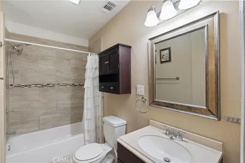 Bath - 1513 W 138th, Compton, CA 90222 photo 2 of 2