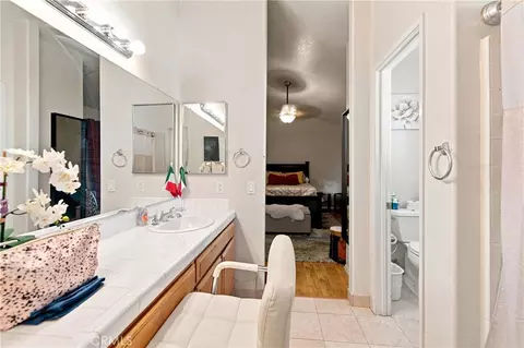 Bath - 36933 Cadmia Ct, Palmdale, CA 93552 photo 4 of 5