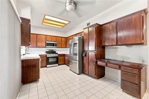 Kitchen - 36933 Cadmia Ct, Palmdale, CA 93552 photo 1 of 4