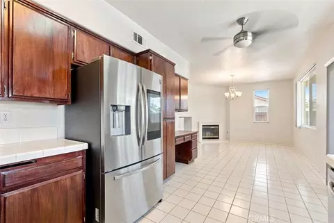 Kitchen - 36933 Cadmia Ct, Palmdale, CA 93552 photo 3 of 4