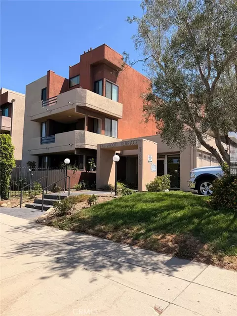 7826 Topanga Canyon Blvd #210, Canoga Park, CA 91304