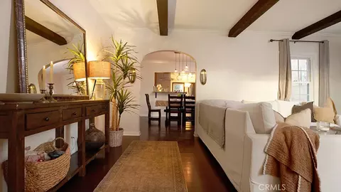 Entry Way - 2636 Easy Ave, Long Beach, CA 90810 photo 1 of 2