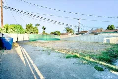Exterior - 13425 Downey Ave, Paramount, CA 90723 photo 5 of 5