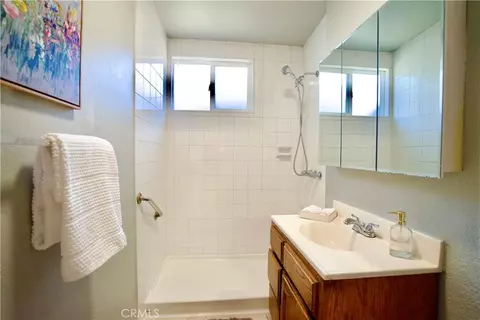 Bath - 13425 Downey Ave, Paramount, CA 90723 photo 3 of 3