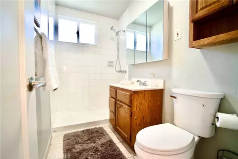 Bath - 13425 Downey Ave, Paramount, CA 90723 photo 2 of 3