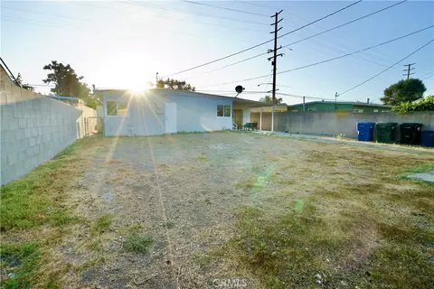 Exterior - 13425 Downey Ave, Paramount, CA 90723 photo 4 of 5