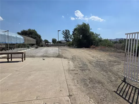 21321 Cajalco Rd, Perris, CA 92570 photo 2