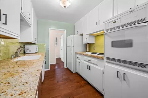 Kitchen - 2772 E 2nd St #E2, Long Beach, CA 90803 photo 2 of 2