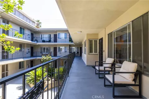 Exterior - 2772 E 2nd St #E2, Long Beach, CA 90803 photo 2 of 5