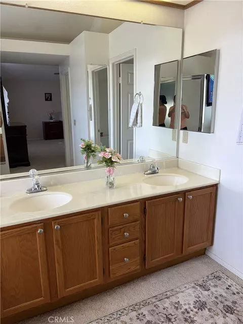 Bath - 43502 11th E, Lancaster, CA 93535 photo 6 of 6