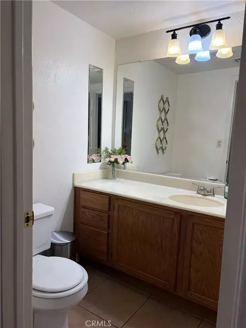 Bath - 43502 11th E, Lancaster, CA 93535 photo 5 of 6