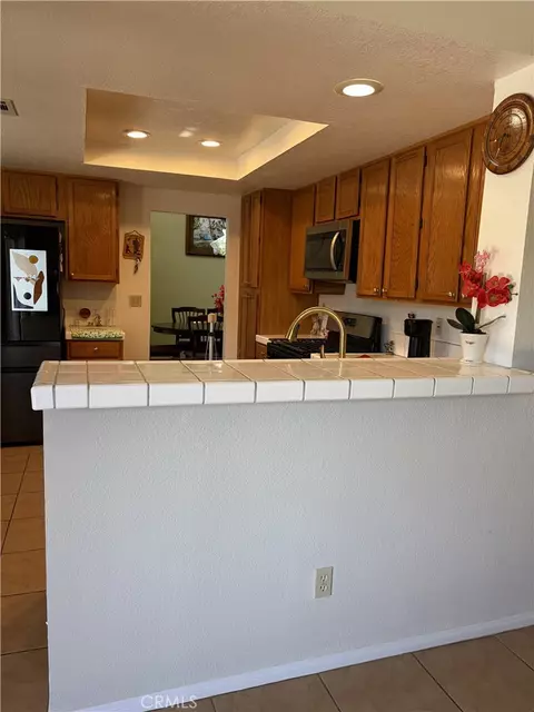 Kitchen - 43502 11th E, Lancaster, CA 93535 photo 4 of 5