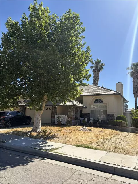 Exterior - 43502 11th E, Lancaster, CA 93535 photo 2 of 9