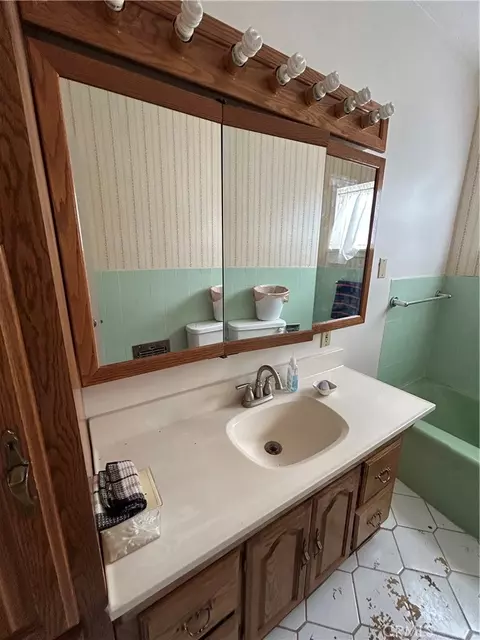 Bath - 555 California, Needles, CA 92363 photo 1 of 2