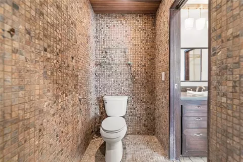 Bath - 4435 Larwin, Cypress, CA 90630 photo 3 of 5