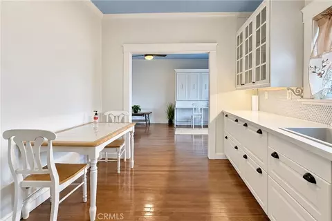 Kitchen - 800 Pacific Ave #407, Long Beach, CA 90813 photo 2 of 2