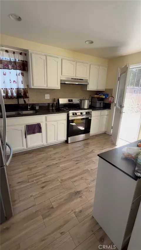 1718 W 166th St, Compton, CA 90220 photo 2
