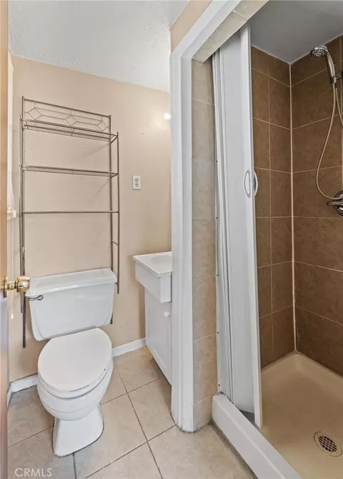Bath - 14804 Orange, Hesperia, CA 92345 photo 3 of 3