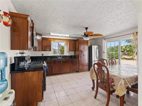 Kitchen - 14804 Orange, Hesperia, CA 92345 photo 2 of 3