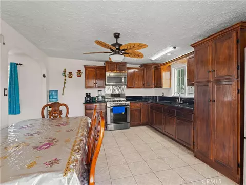 Kitchen - 14804 Orange, Hesperia, CA 92345 photo 3 of 3