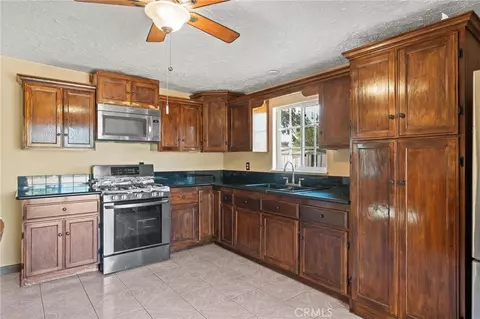 Kitchen - 14804 Orange, Hesperia, CA 92345 photo 1 of 3